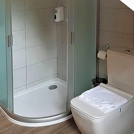 Отель Bunkr Karlstejn - Modry Dum 4*