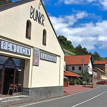Bunkr Karlstejn - Modry Dum Отель Halouny