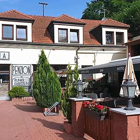 Bunkr Karlstejn - Modry Dum Отель 4*