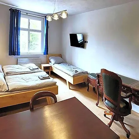Bunkr Karlstejn - Modry Dum Отель 4*